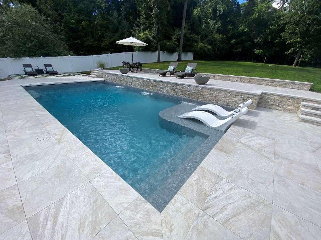TivoliTrav Pool4